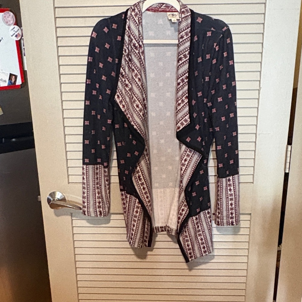 Open-Front Patterned Women's Cardigan in navy and Cream
